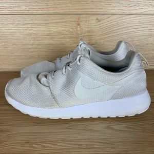 Nike Roshe Run Women's White Grey Running Shoe Size 9.5